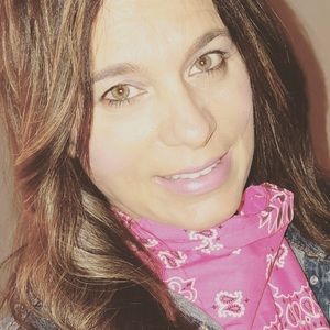 Meet your Posher, Michele